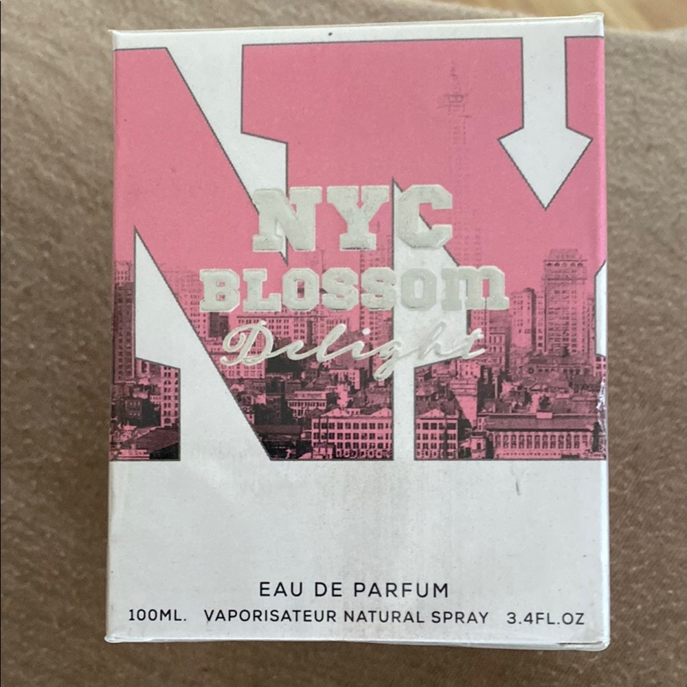 Urban Pink and White Eau de Parfum